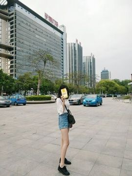 病成一个废丽子😔主播照片