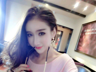 奋斗lwh主播照片