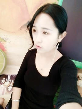 MUmo灬茹儿平板精主播照片