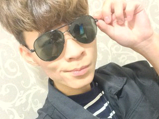 刘俊美主播照片