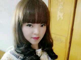 刘俊美主播照片