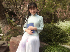 刘俊美主播照片