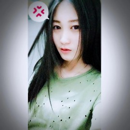 ╰知更主播照片