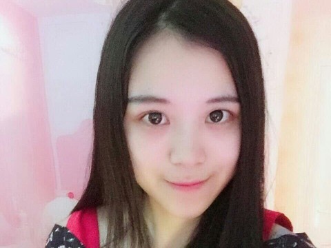 莉莉安aj海报