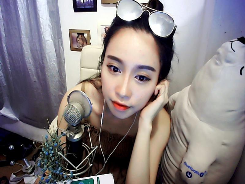 小丸子😘的主播海报