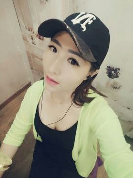 小奶瓶玩家主播照片