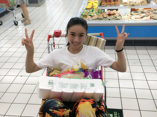 郑氏家族小心的主播照片