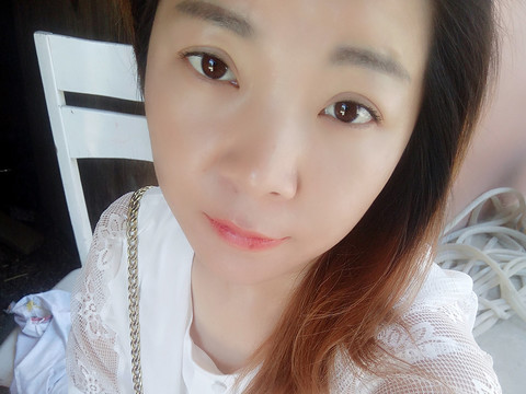 微笑掩饰一切s海报