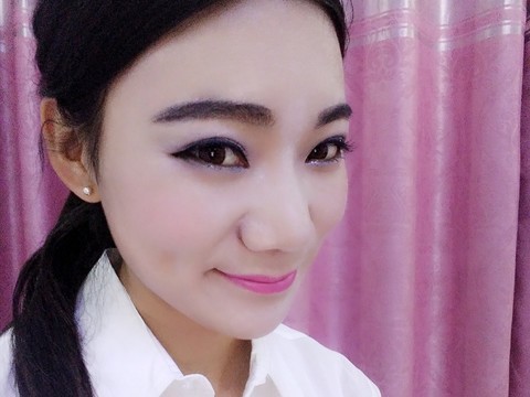 丑小丫六六海报