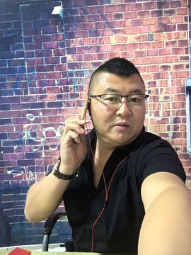 霸道，春哥主播照片