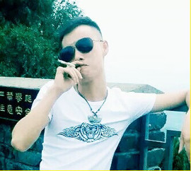 网络Mc暴君主播照片