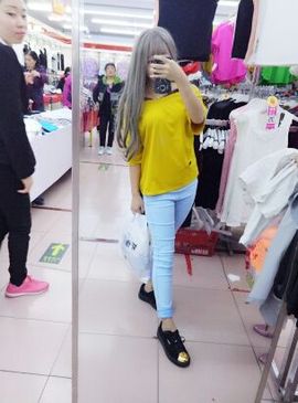 看清了，就看轻了。主播照片