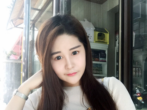 亲7z海报