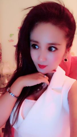 魅丽晴儿主播照片