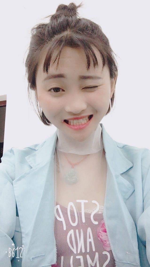 小红莓浪浪主播照片