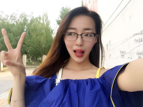 丁乐乐🍁海报