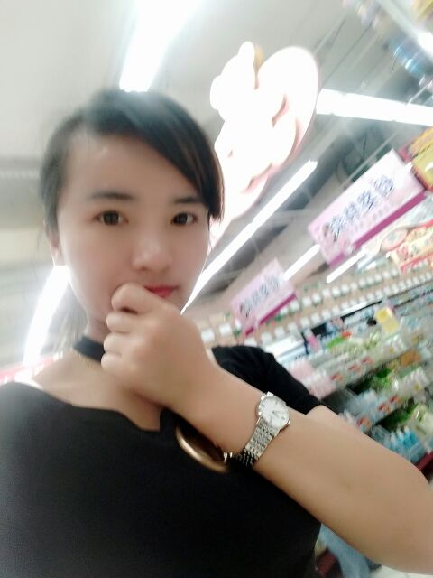 萧燕的主播照片