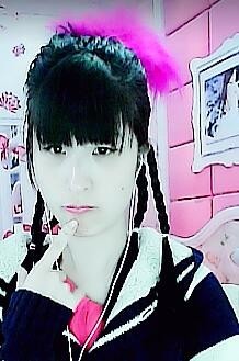 小提莫虎妞主播照片