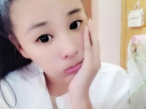 🌸🌸🌸贰海报