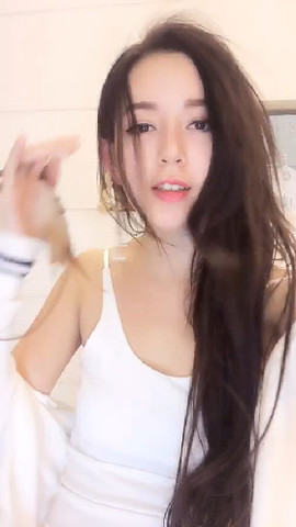 陆七萬主播照片