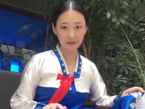 猫九🌸海报