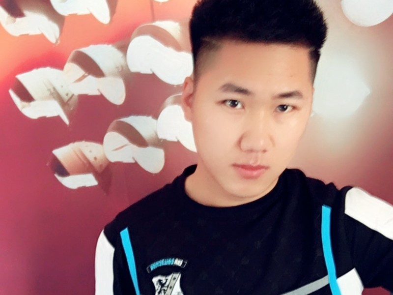 坑你爹去吧的主播海报