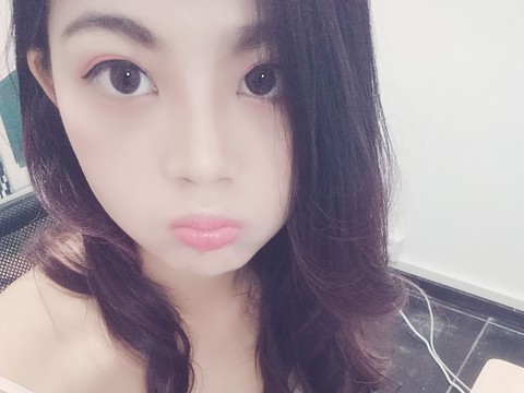小婷婷求关注海报