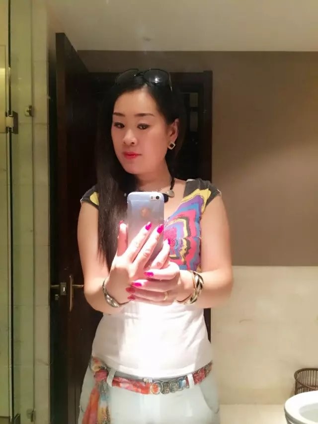 倾城女王陛下的主播照片