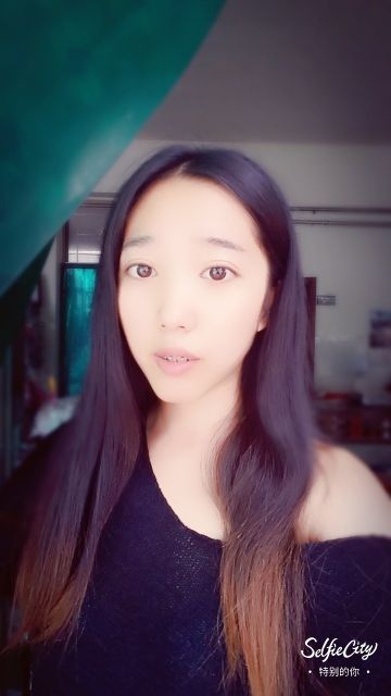 伍月的夏天的主播照片