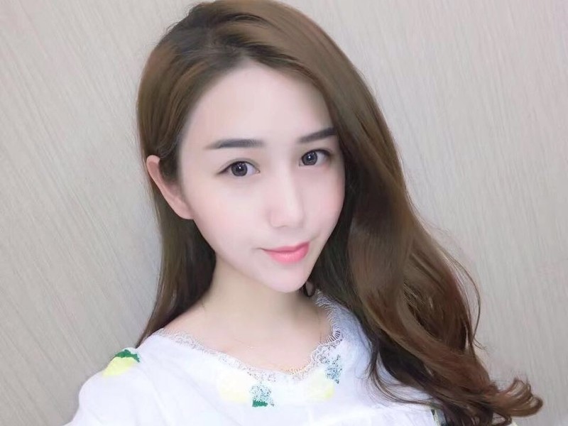 小花风中吹的主播海报