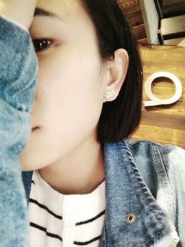 🙈`黄小言.主播照片