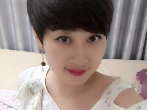 吥洅侑暧海报