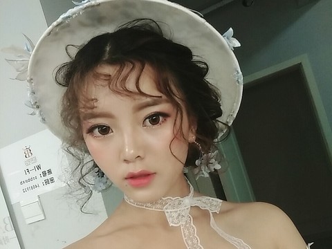 少女海报