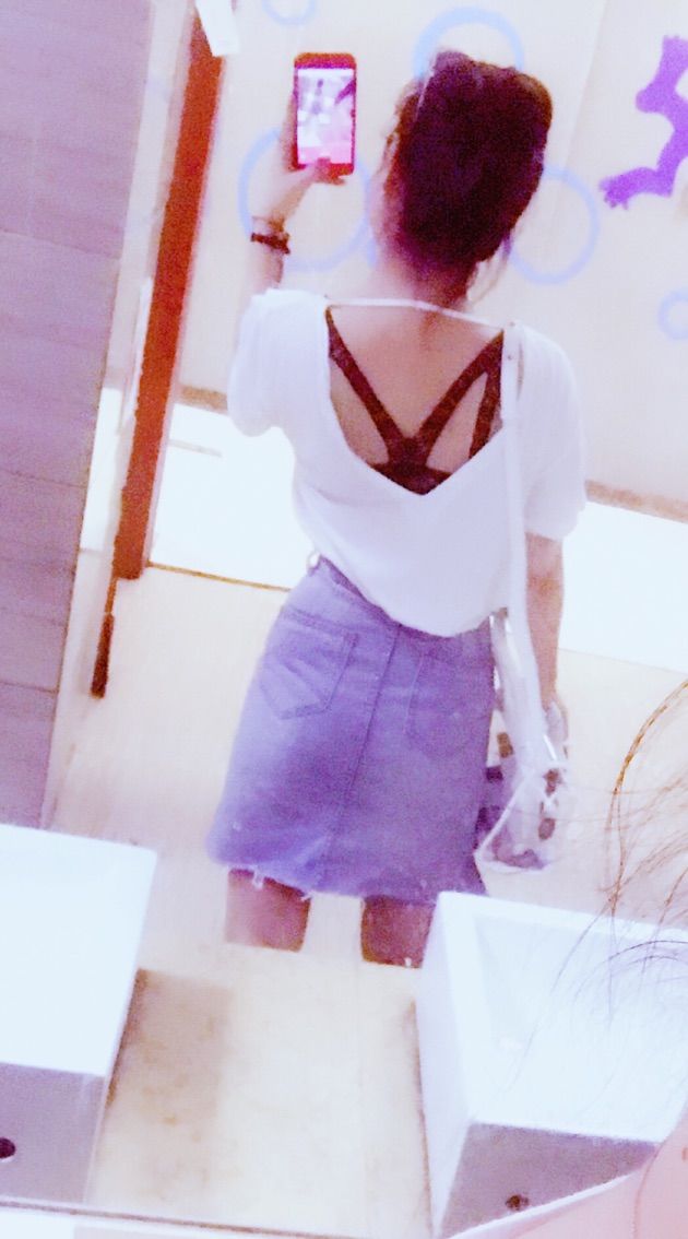 秦唉的的主播照片