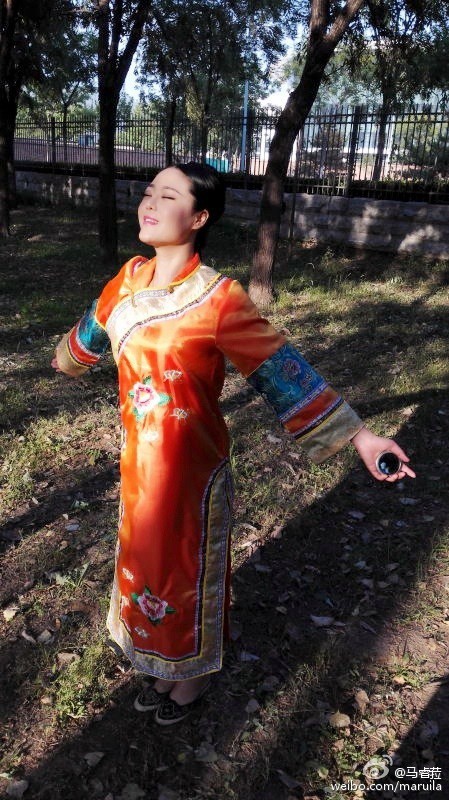 叶子和马睿菈主播照片
