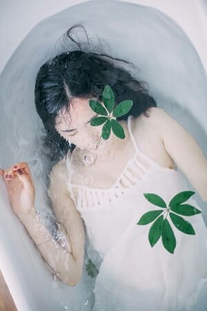 CoCo回归求生冠的主播照片