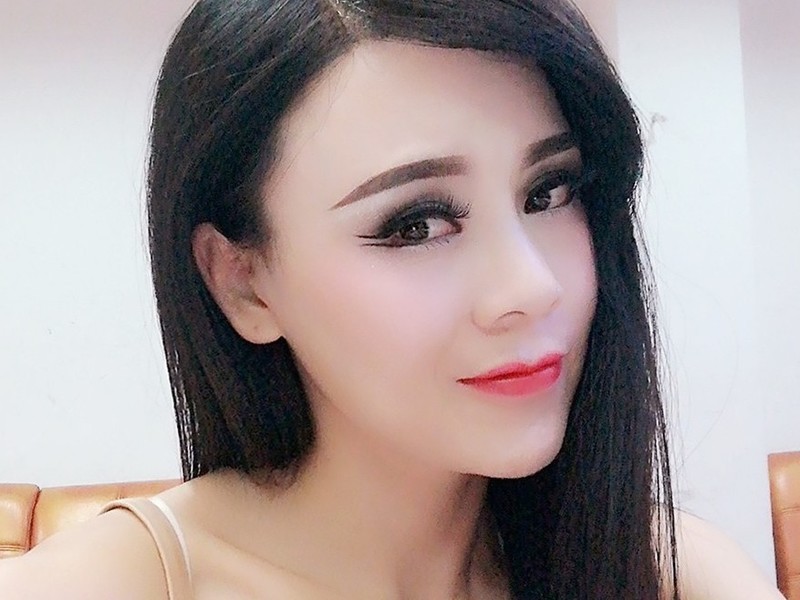 小颖妖妖的主播海报