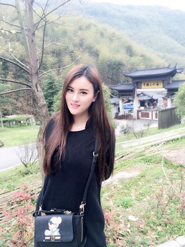 大聆听温主播照片