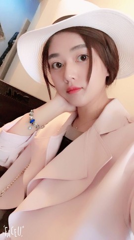 大聆听温主播照片
