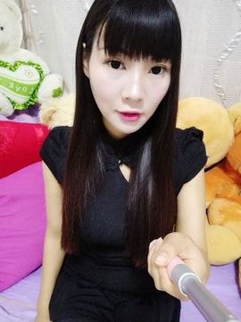 彭小萌主播照片