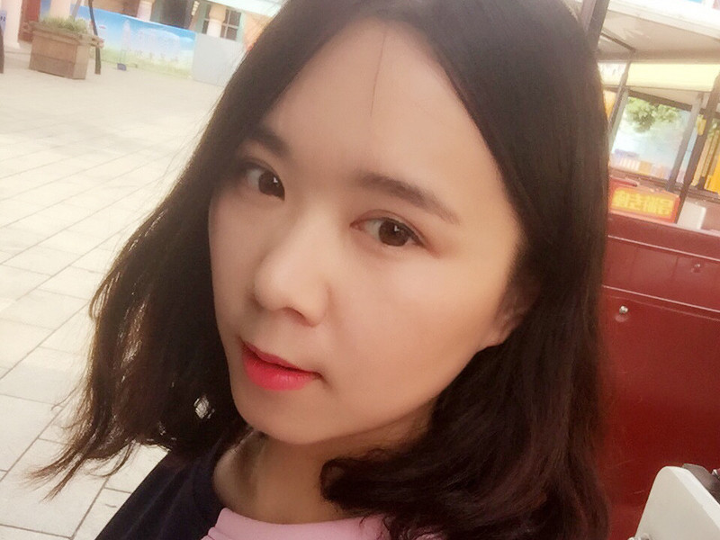 莫莫耶的主播海报