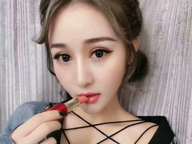 坚强8bz主播照片