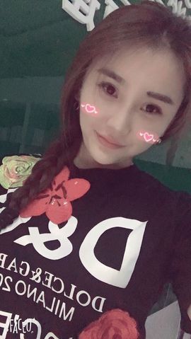 凉正经主播照片