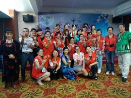 小蔓蔓实力唱将主播照片