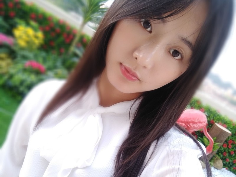 化妆造型师奔跑的蜗的主播海报
