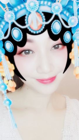 小满@前台接待主播照片