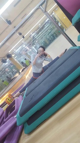 朱莉休息中主播照片