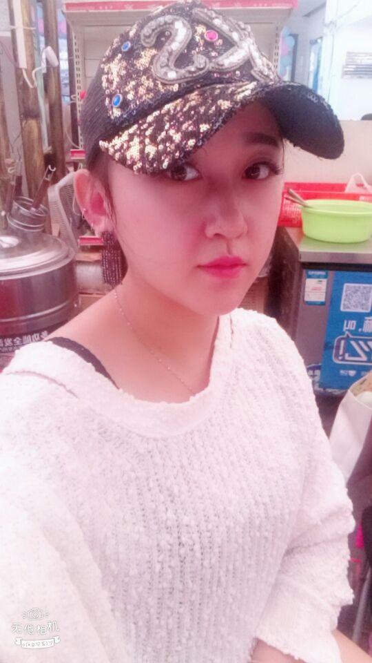、小莎的主播照片
