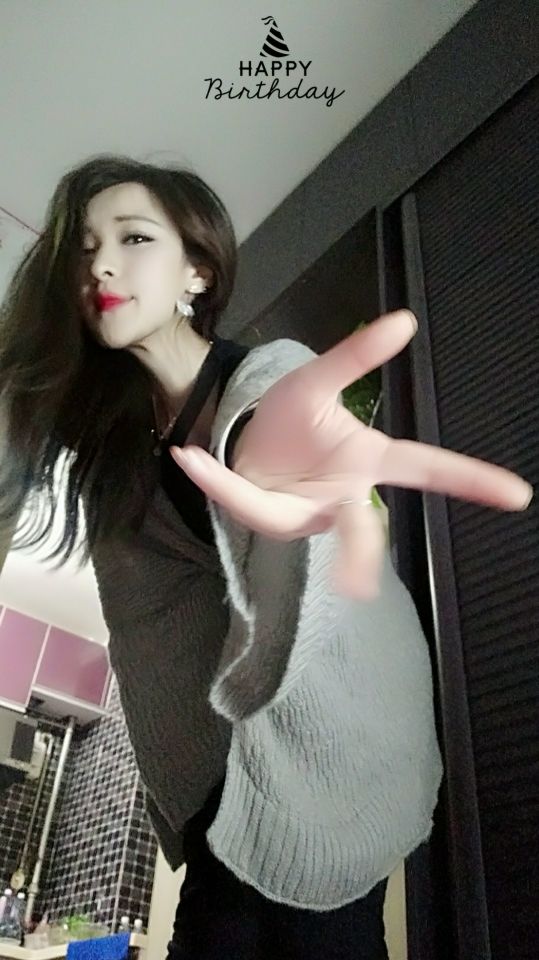 @欠吃土的主播照片