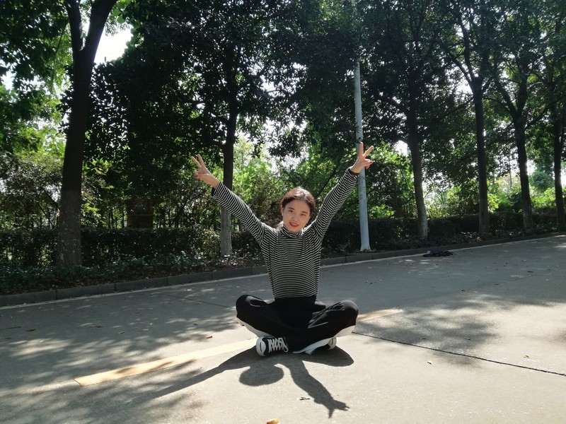 可爱贺的主播海报